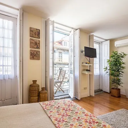 S. Bento Apartments *